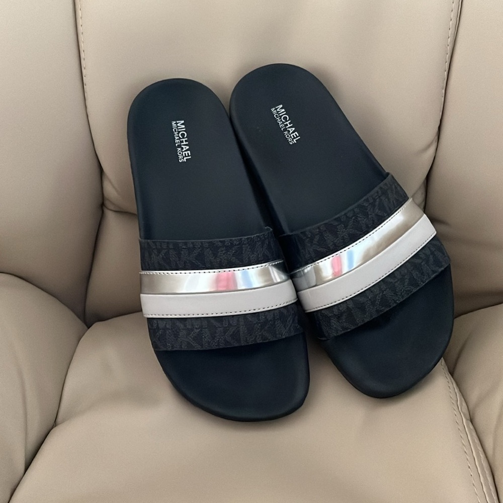 Michael Kor slides